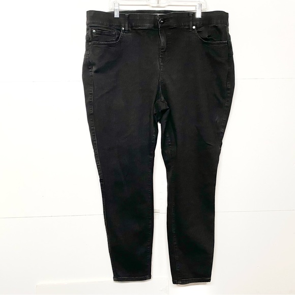 Torrid Bombshell Skinny Premium Stretch Jean - Picture 1 of 13